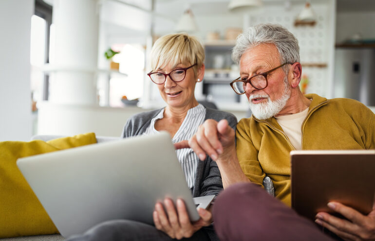 Homme et femme retraite